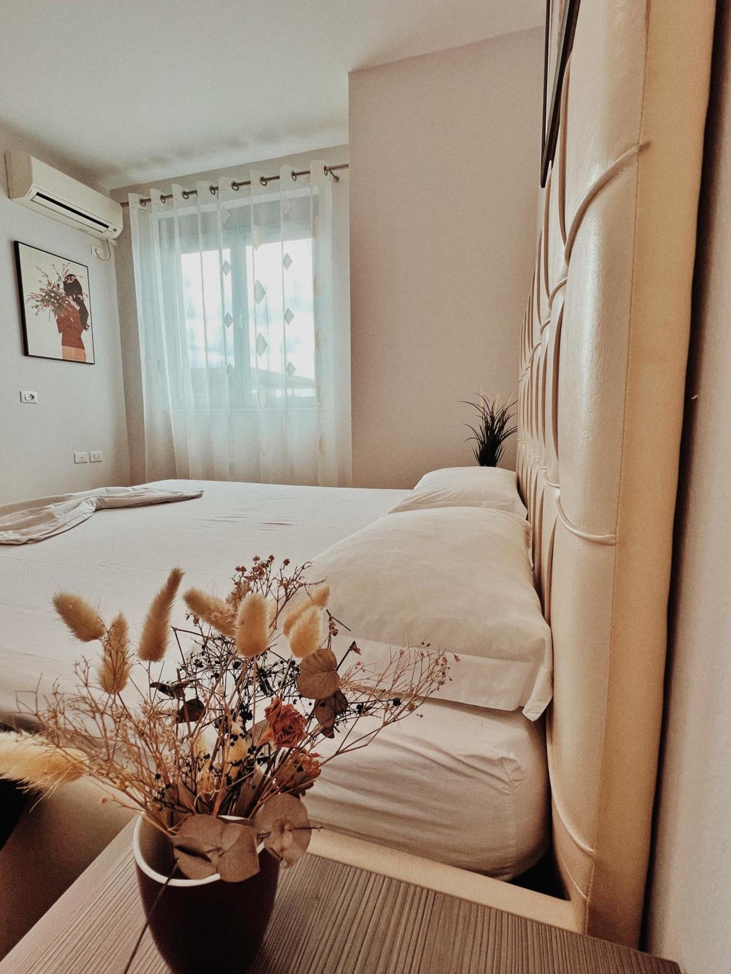 Apartamento Cozy Rooftop - Your Home, Away From Home! Tirana